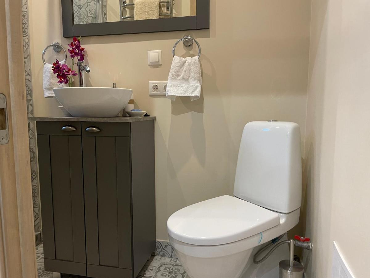 Pristine 1Br Apt In City Center W/ Patio And Parking Riga Exterior foto